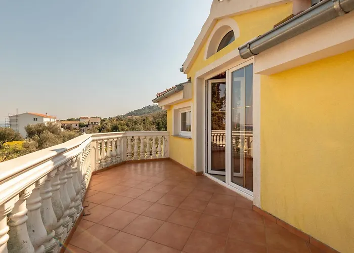 Kraj 17783b * تكون